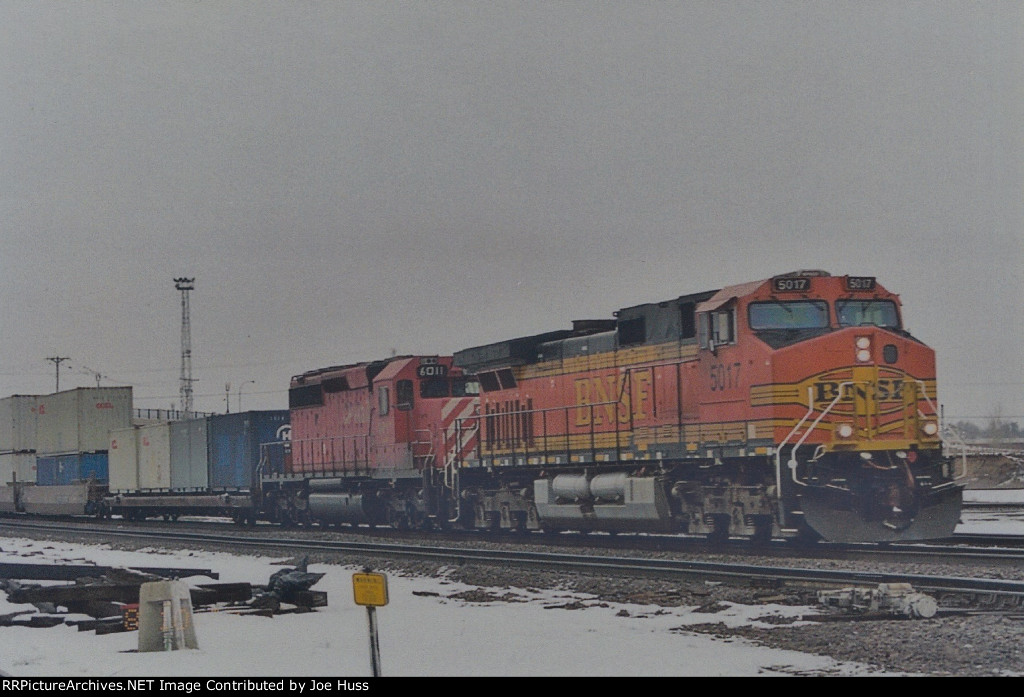 BNSF 5017 East